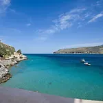 Pirgos Mavromichali Hotel
