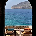 Hotel Pirgos Mavromichali