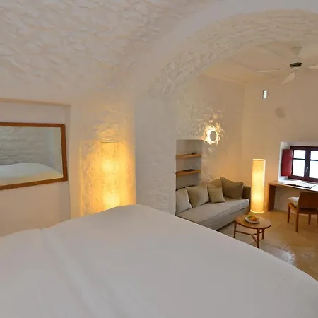 Hotel Pirgos Mavromichali Limeni