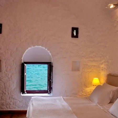 Hotel Pirgos Mavromichali 4*