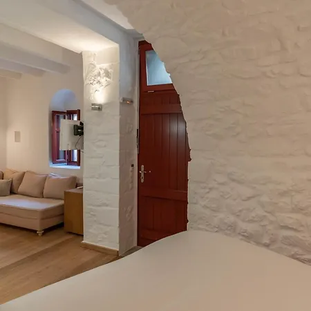 Pirgos Mavromichali 4* Limeni