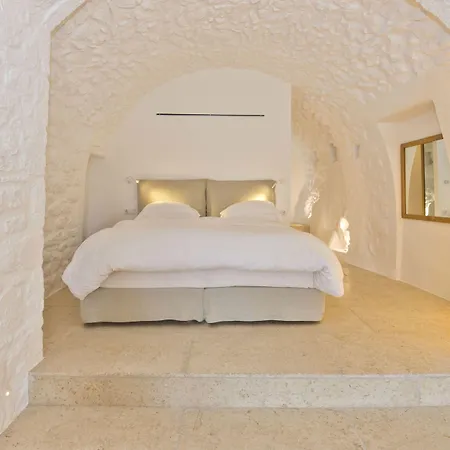 Pirgos Mavromichali Hotel