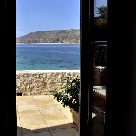 Pirgos Mavromichali Hotel 4*