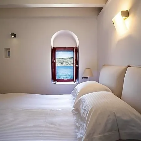 Hotel Pirgos Mavromichali 4*