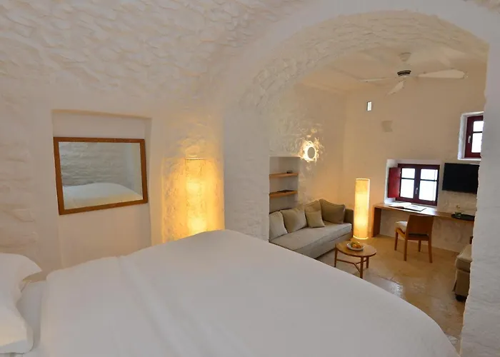 Hotel Pirgos Mavromichali Liménion