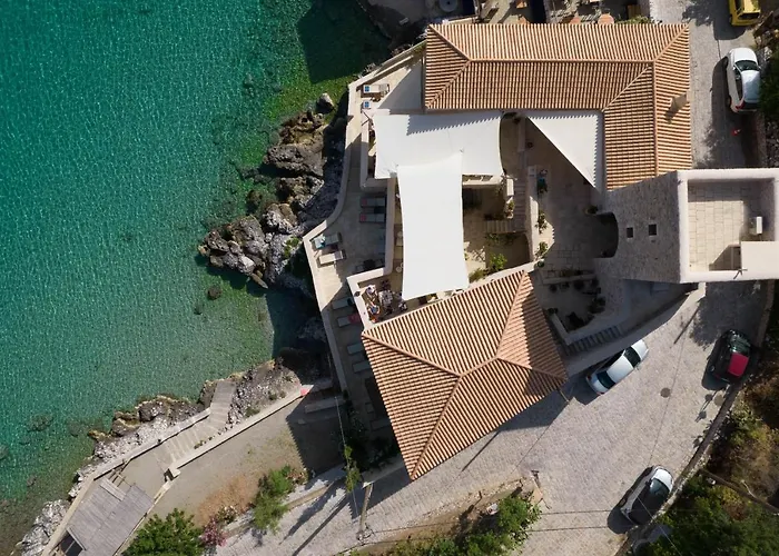 Hotel Pirgos Mavromichali