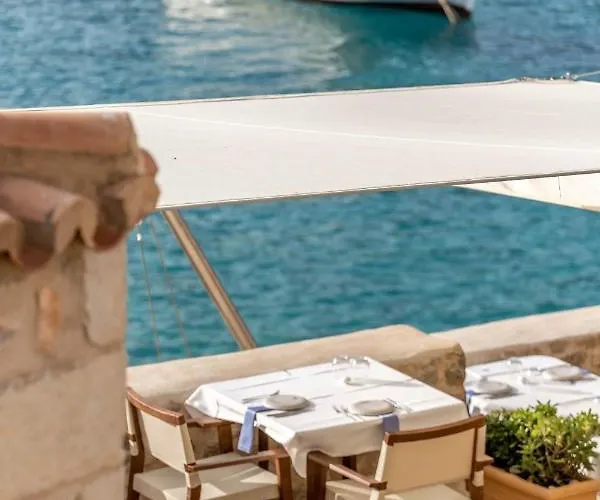 Hotel Pirgos Mavromichali 4*