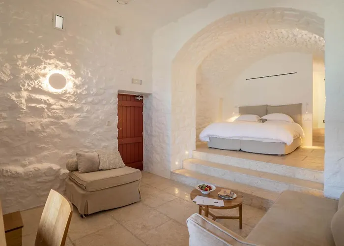 Hotel Pirgos Mavromichali 4*