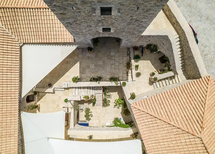 Pirgos Mavromichali 4* Liménion