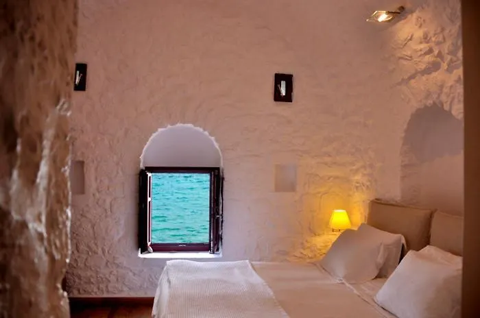 Hotel Pirgos Mavromichali 4*