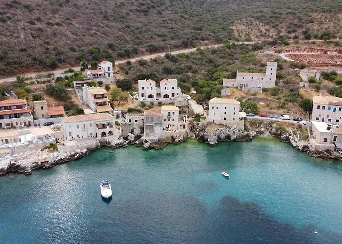 Pirgos Mavromichali Otel 4*