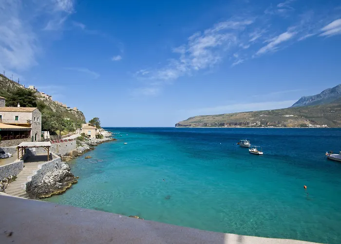 Pirgos Mavromichali Otel