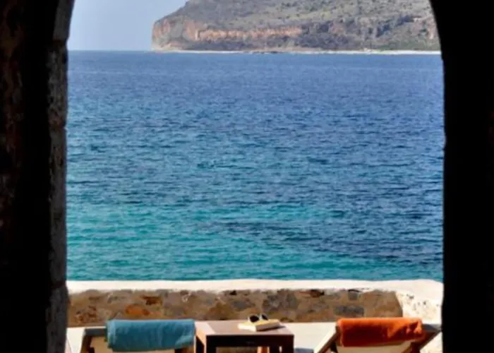 Hotel Pirgos Mavromichali