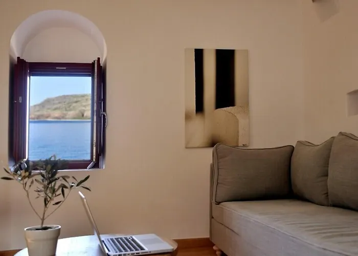 Hotel Pirgos Mavromichali