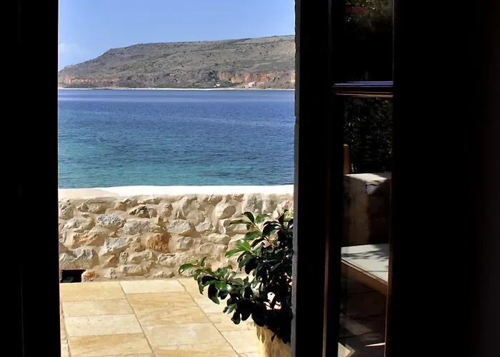 Pirgos Mavromichali Otel 4*